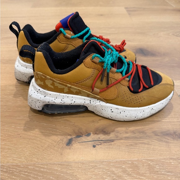 Nike Shoes - Nike brown sneakers